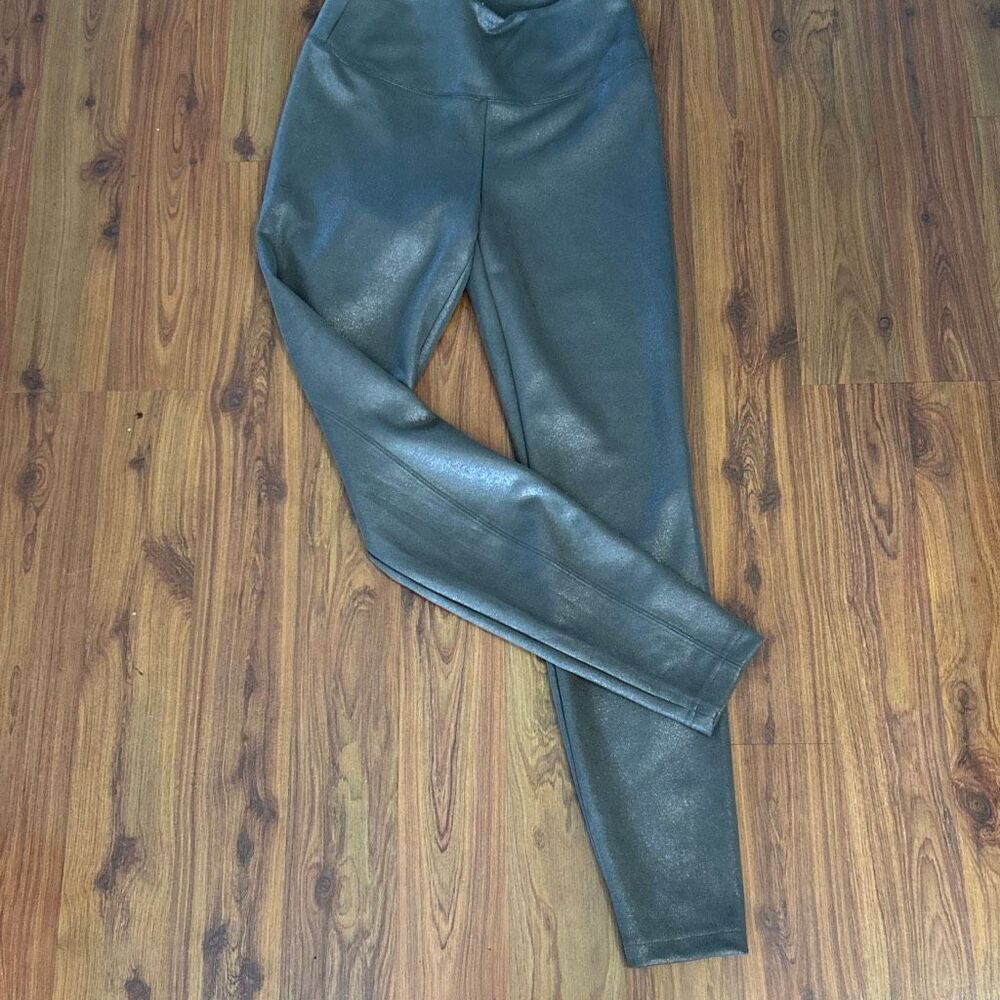White House black market runway legging bronze shimmer size 6